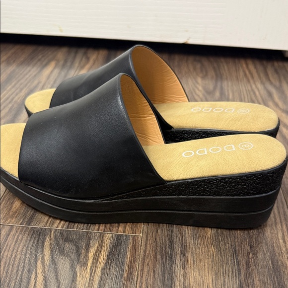 Black Women's Mules - Picture 3 of 4